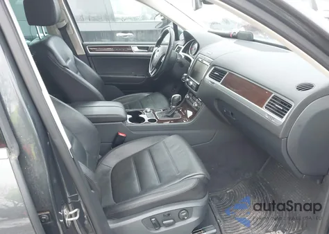 2016 Volkswagen Touareg Vr6 Lux из США, поврежденный, VIN WVGEF9BP8GD009515